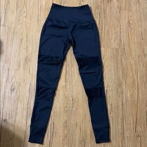 Beyond Yoga HW Leggings with Stirrup feet